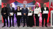 Öğretmenler tiyatro sahnesine adım atıyor