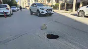 Eskişehir'de asfalt çöktü sürücüler tehlikeyle burun buruna geldi