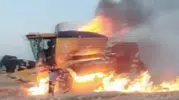 Adıyaman'da hasat sırasında biçerdöver küle döndü