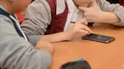 Fransa'da liselere telefon yasağı geliyor