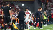 Eren Elmalı saha kenarında fenalaşınca hastaneye kaldırıldı