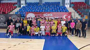 Düzce'de futsal heyecanı kupa töreniyle bitti