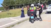 Elazığ’da sınava geç kalan öğrencileri polis motorları kurtardı