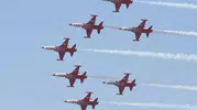 İzmir gökyüzünde havacılık şöleni başladı