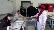 Erzurum Lalapaşa Mahallesi yeni muhtarını seçmek için sandık başında