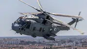 İngiltere'de askeri eğitim uçuşunda helikopter kazası 3 asker hayatını kaybetti