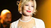 Emel Sayın sağlık sorunları nedeniyle konserlerini erteledi