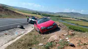 Elazığ yolunda direksiyon hakimiyeti kaybedildi araç takla attı