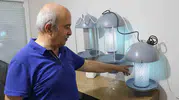 Antalya’daki çiftçiler zehirsiz tarım için ışık tuzağını kullanıyor