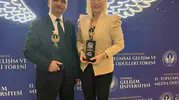 Öğrenciler belirledi, Türkiye'nin tanınmış isimleri ödüllerini aldı