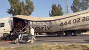 Tarsus trafiğini felç eden tır kazası