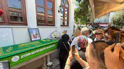 Ece İrtem son yolculuğuna uğurlanırken tabut başında fotoğraf yarışı yaşandı