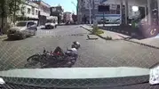 Batman sokaklarında kameralara yansıyan tehlikeli çarpışma