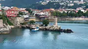Amasra’nın tarihi dokusuna sprey boyalı saldırı