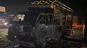 Kayseri’de park halindeki iki kamyon ateşe verildi