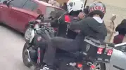 Kayseri polisi sınava geç kalan gençlerin imdadına yetişti