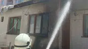 Eskişehir'de müstakil evin çatısı alevlere teslim oldu