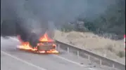 Kozan yolunda hareket halindeki araç bir anda küle döndü