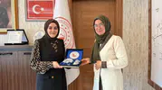 Eski kıyafetleri çantaya dönüştürdü ödülü kaptı