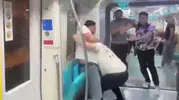 Pendik Marmaray hattında yolcular ve görevliler birbirine girdi