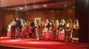 Eskişehirli kadınlar halk oyunlarıyla sahne tozunu attırdı