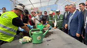 İzmir'de gençler ekranı bırakıp toprağa dönüyor