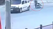 İnegöl'de motosiklet ve ticari araç çarpıştı