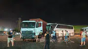 Hatay’da işçi servisi ve tır çarpıştı