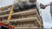 İskenderun’da bir apartman dairesi küle döndü