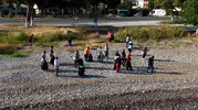 Mersinli gençler sahilleri çöpten arındırmak için kolları sıvadı