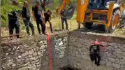 Malatya’da sulama havuzuna sıkışan hamile inek kurtarıldı