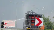 Aksaray yolunda yanan TIR ormanlık alana sıçradı