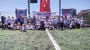 Trabzonsporlu taraftarlar Üsküdar’da karne stresini çocuk şenliğiyle attı