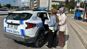 Kocaeli zabıtası YKS günü öğrencilerin yardımına koştu