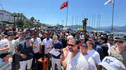 Marmaris esnafı çarşıdaki gölgeliklerin kaldırılmasına karşı sokağa çıktı
