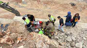 İskenderun’da inşaat kazası Kayalıklardan düşen işçi hastaneye kaldırıldı