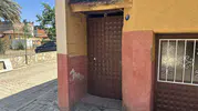 Ödemiş'te bir evin kapısında terk edilmiş bebek bulundu