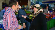 Yıldırım Belediye Başkanı sokakları gezerek çözüm üretiyor