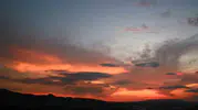 Afyon’da gün batımı gökyüzünü tabloya çevirdi