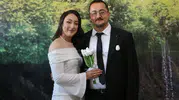Yüksekovalı öğretmen çift nikah masasını okul bahçesine taşıdı