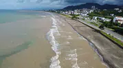 Ordu’da şiddetli yağış denizin rengini kahverengiye çevirdi