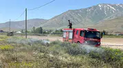 Van'da alevler evlere ulaşmadan söndürüldü