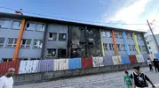 Esenyurt’taki ilkokulun bahçesinde akşam saatlerinde yangın çıktı