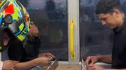 Belediye otobüsünde okey masası kurdular