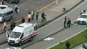 Rize’de yolun karşısına geçmeye çalışan kadına çarpan sürücü kaçtı