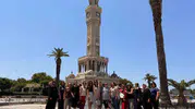 Manisalı kadınlar İzmir sokaklarında moral depoladı