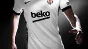 Beşiktaş 2026 sezonunda sahaya çıkacağı yeni formalarını tanıttı