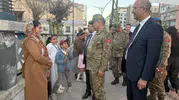 Kara Kuvvetleri Komutanı Yüksekova esnafıyla bir araya geldi
