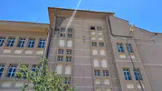 İslahiye’de ağır hasarlı okul binası her gün tehlike saçıyor