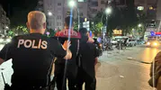 Manisa sokaklarında pala ve binin üzerinde uyuşturucu hapla yakalandı
